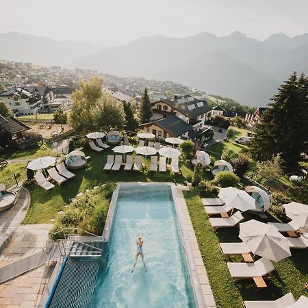 Schlosshotel Фис Екстериор снимка