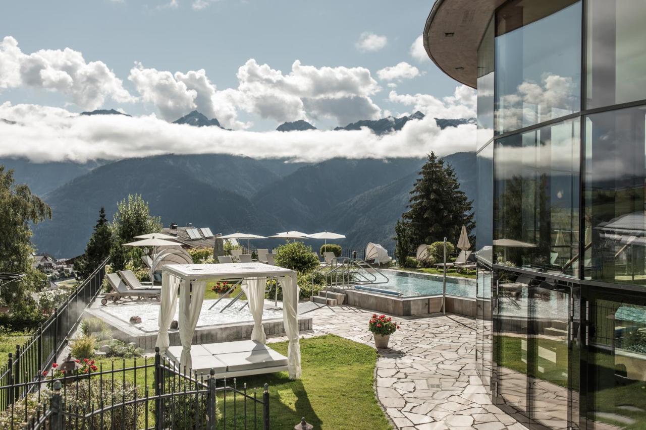 Schlosshotel Фис Екстериор снимка
