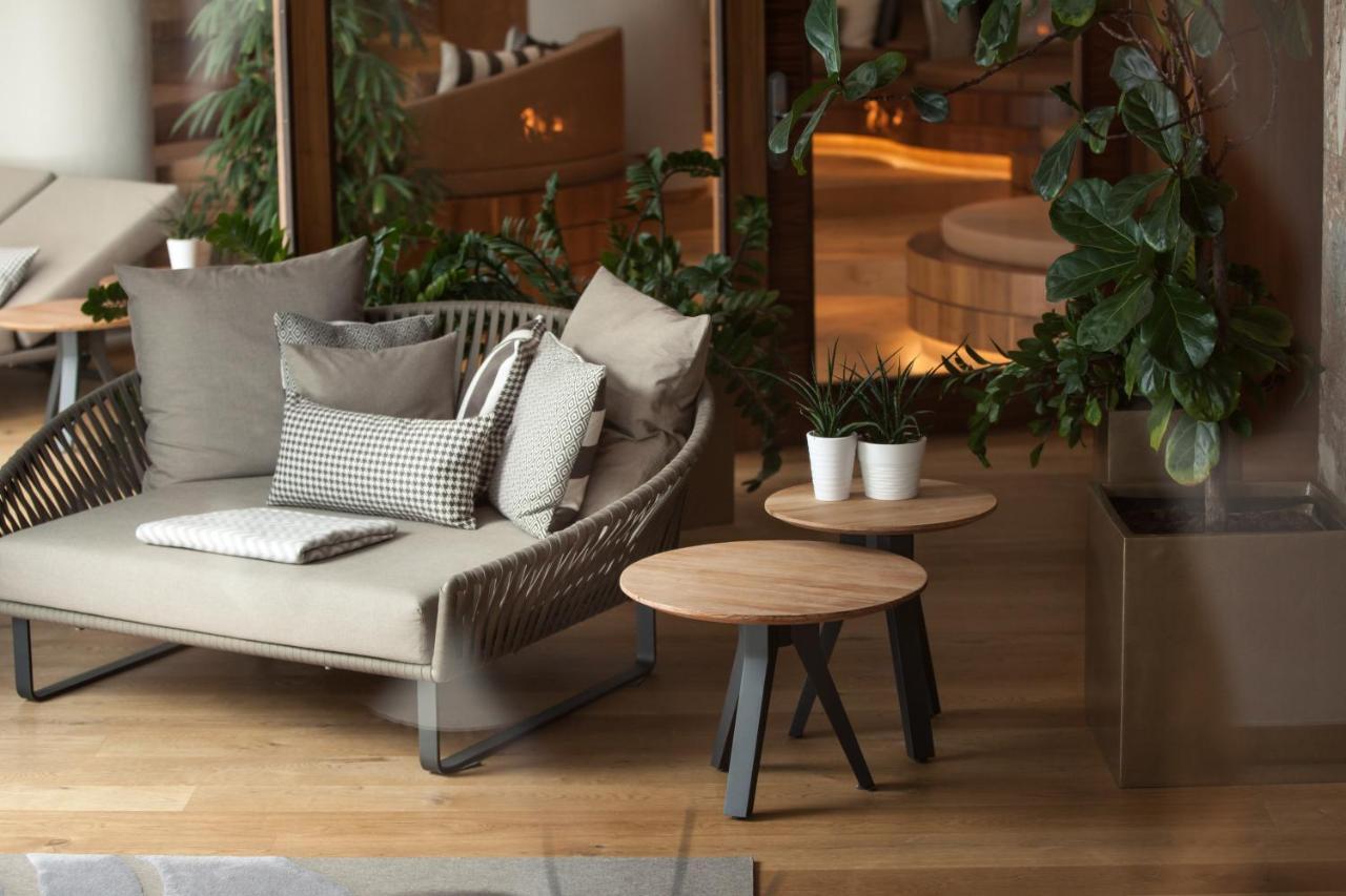 Schlosshotel Фис Екстериор снимка