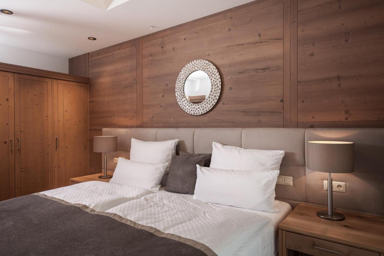 Schlosshotel Фис Екстериор снимка