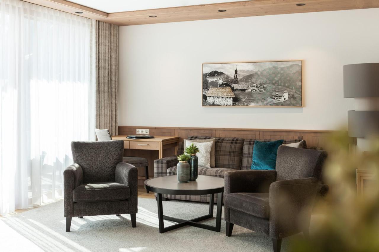 Schlosshotel Фис Екстериор снимка