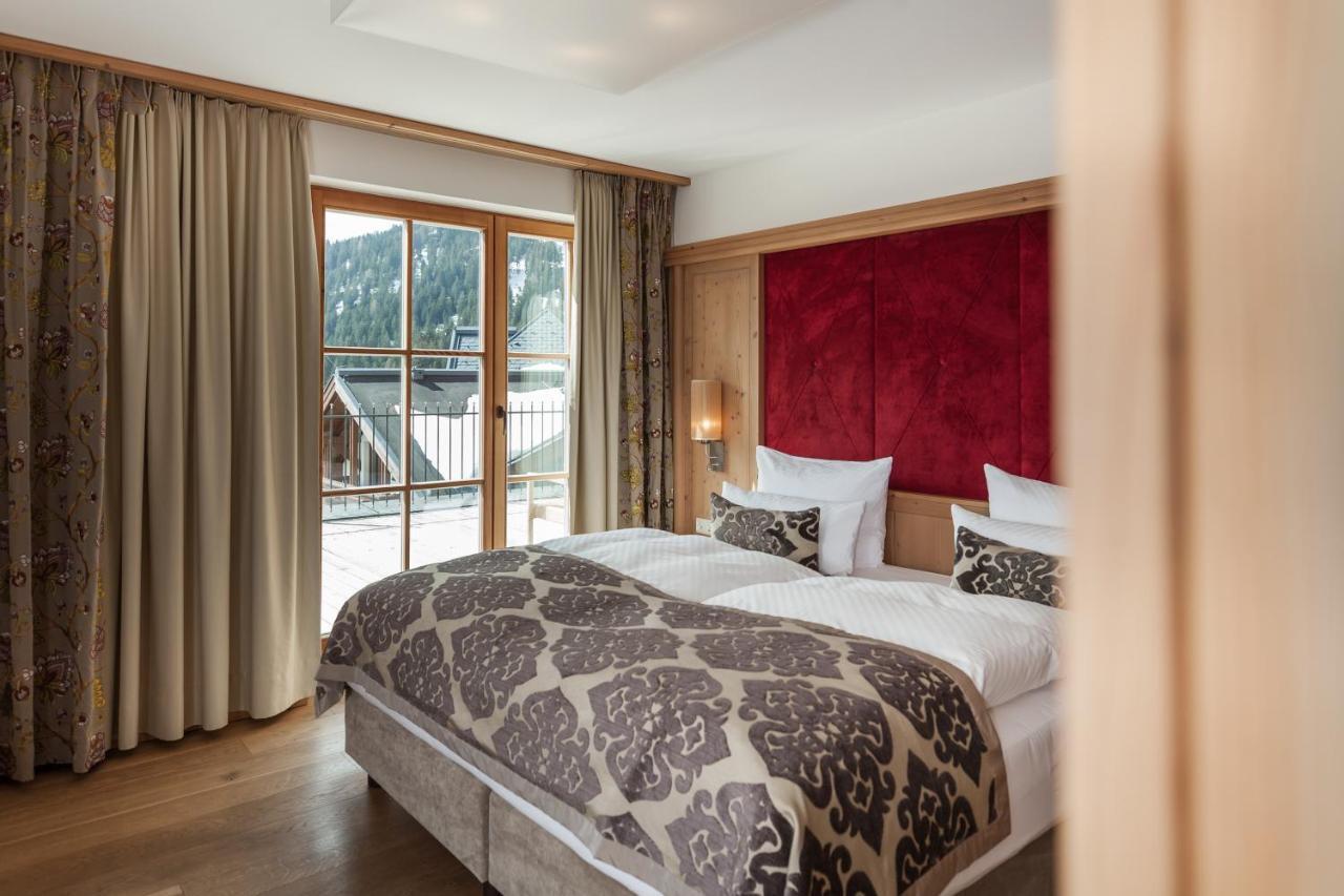 Schlosshotel Фис Екстериор снимка