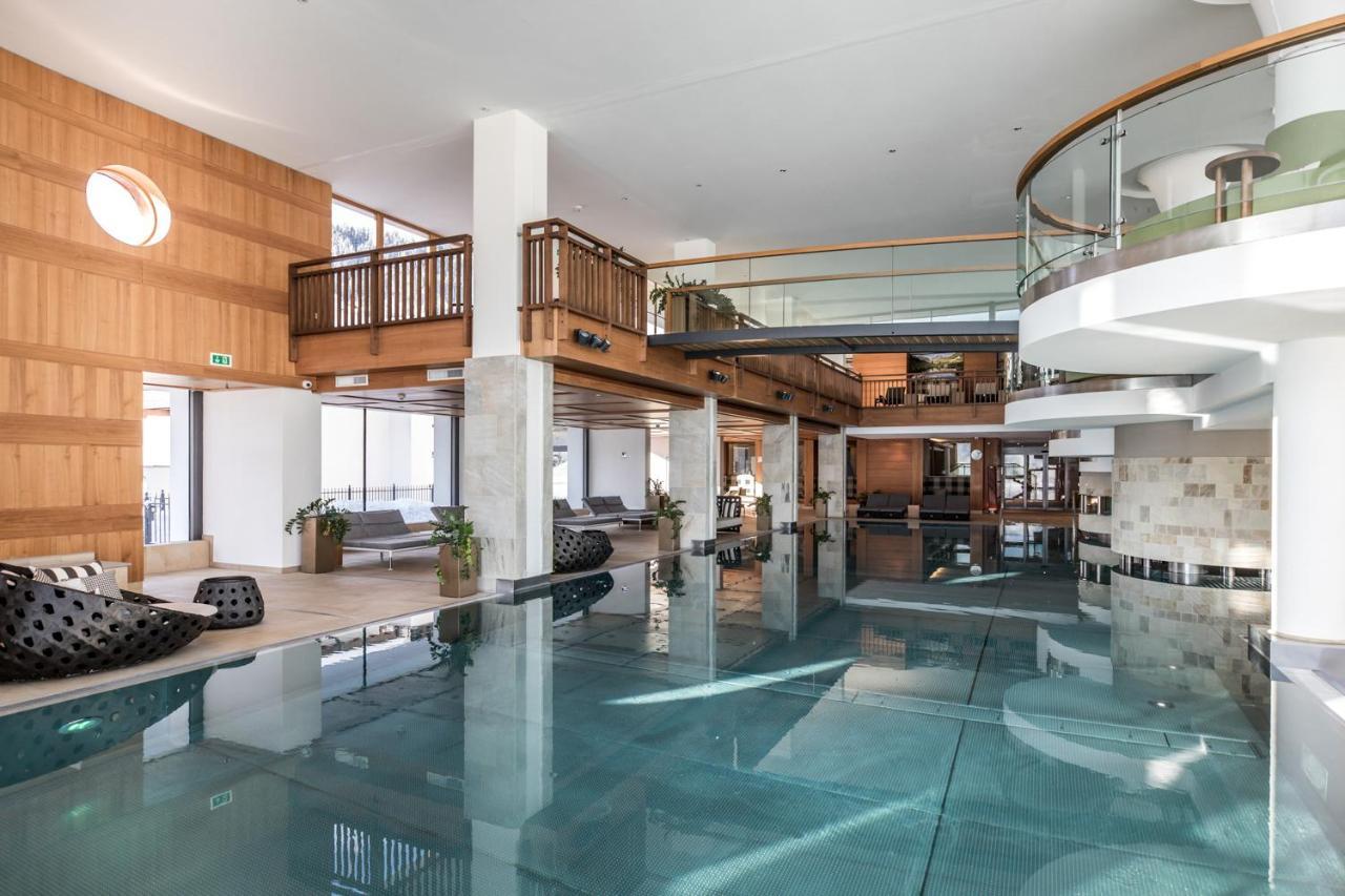 Schlosshotel Фис Екстериор снимка