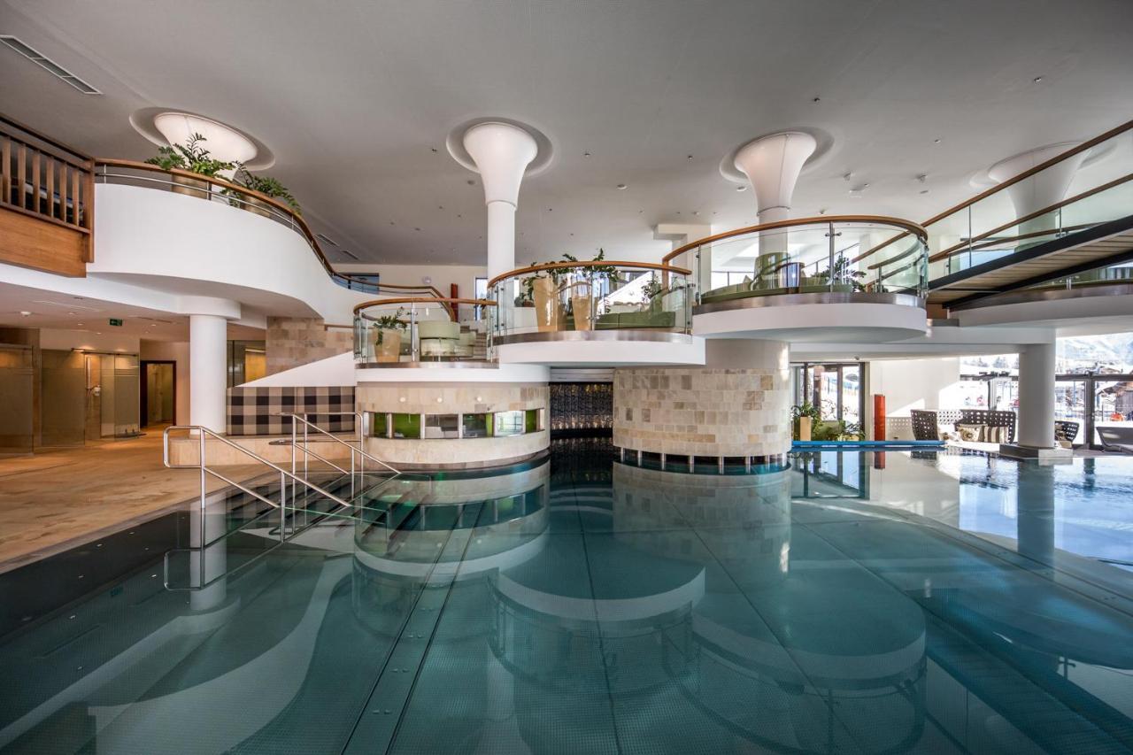 Schlosshotel Фис Екстериор снимка